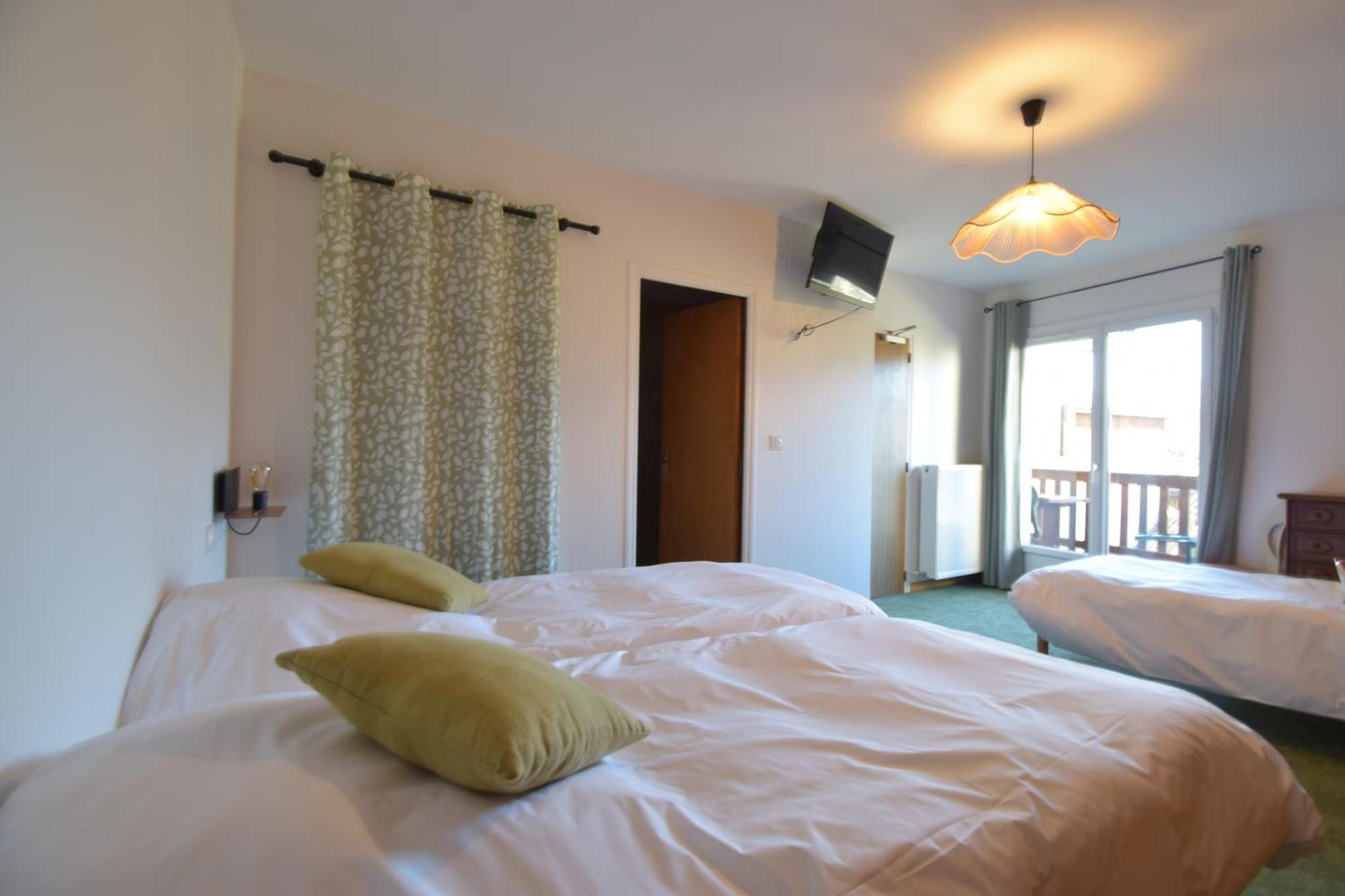Hotel Les Chenets Saint-Julien-en-Champsaur Exterior foto